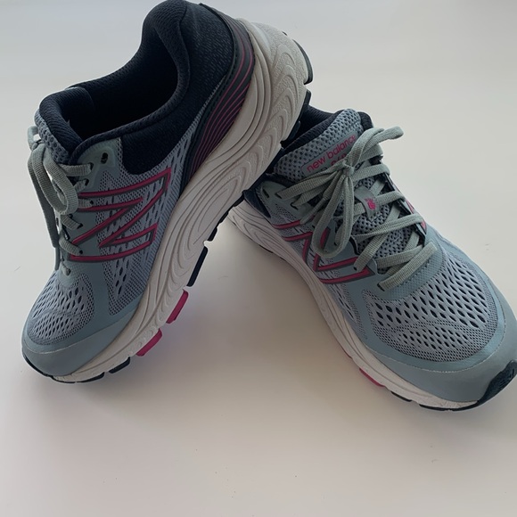 New Balance Shoes - New Balance 840 Lightweight Walking Running Shoes , Size 7.5- Like New!